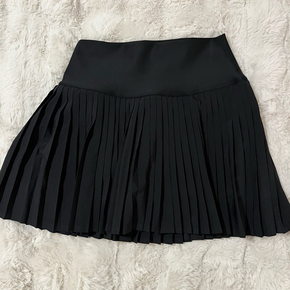 ALO Yoga Women's Black Tennis Skirt - Picture 3 of 5